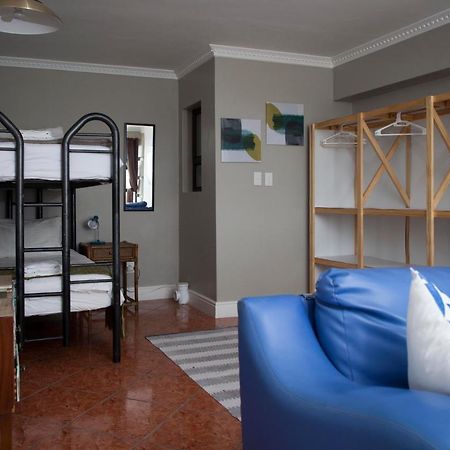 Fly Me To The Moon Guesthouse موسيلباي المظهر الخارجي الصورة