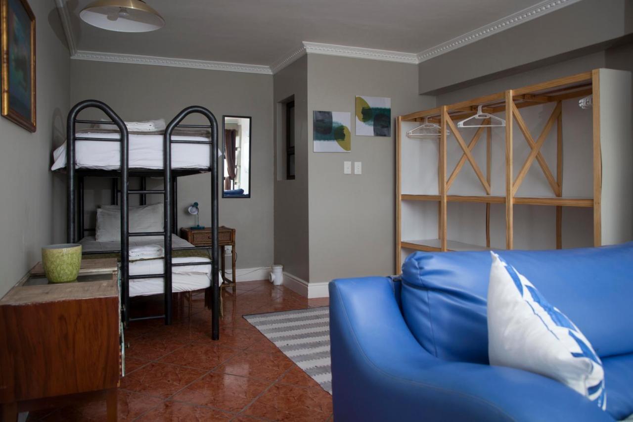 Fly Me To The Moon Guesthouse موسيلباي المظهر الخارجي الصورة