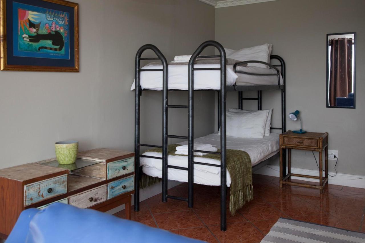 Fly Me To The Moon Guesthouse موسيلباي المظهر الخارجي الصورة