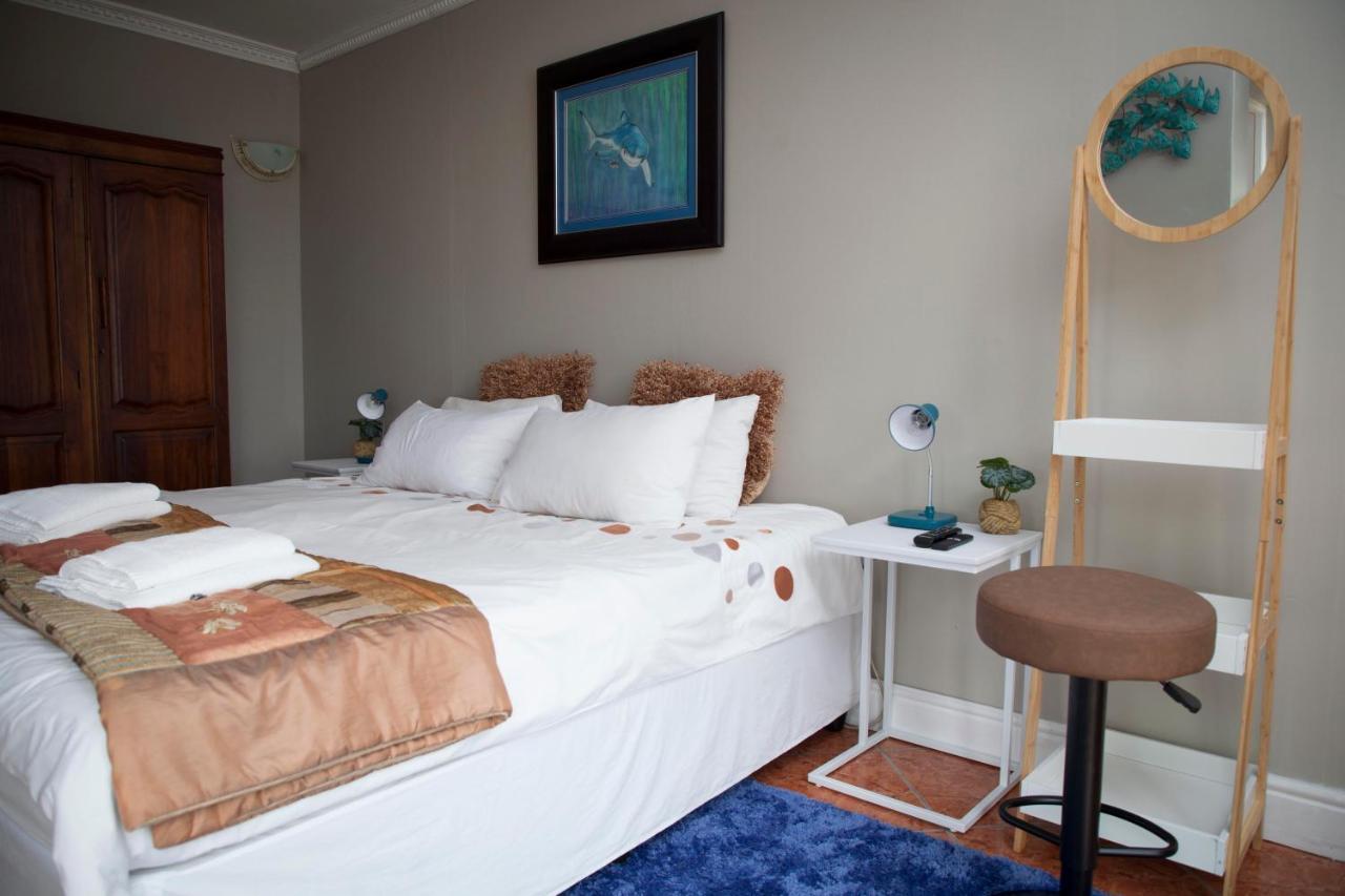 Fly Me To The Moon Guesthouse موسيلباي المظهر الخارجي الصورة