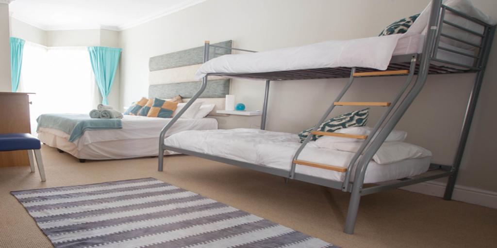 Fly Me To The Moon Guesthouse موسيلباي المظهر الخارجي الصورة
