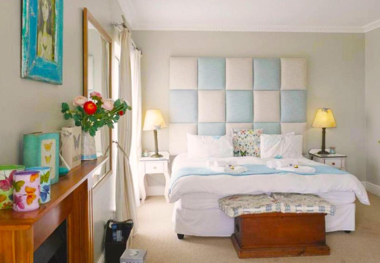 Fly Me To The Moon Guesthouse موسيلباي المظهر الخارجي الصورة