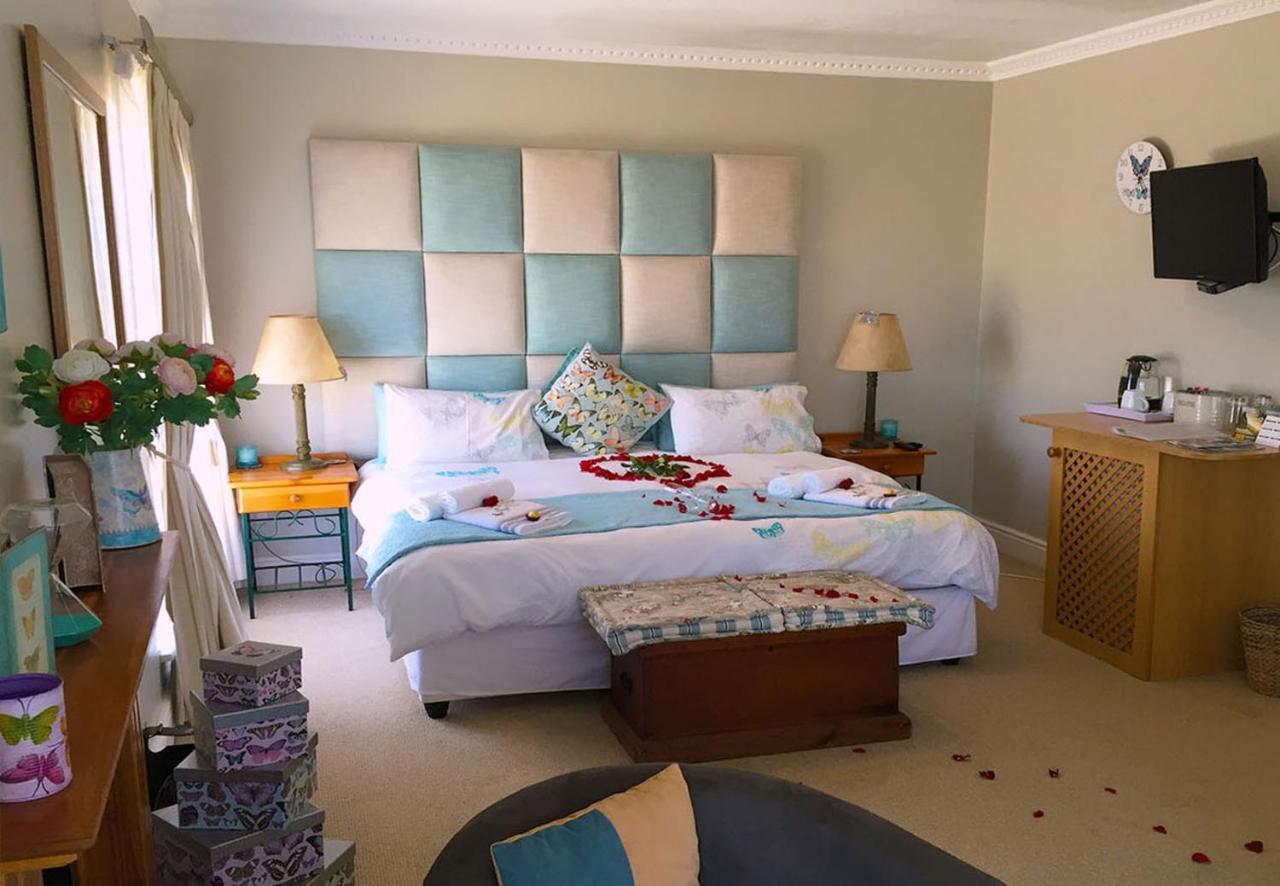 Fly Me To The Moon Guesthouse موسيلباي المظهر الخارجي الصورة
