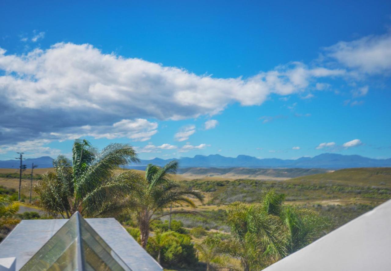 Fly Me To The Moon Guesthouse موسيلباي المظهر الخارجي الصورة